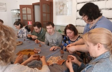 Мастер - класс по изготовлению глиняных игрушек в доме - музее имени Сперанского.